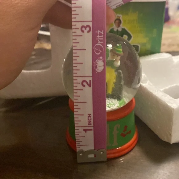 Elf snow globe decoration - Picture 5 of 5